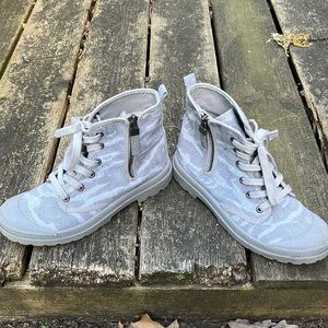 Rocket Dog canvas booties